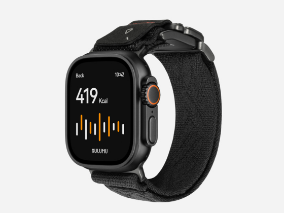 AULUMU C03 titanium quick‑release Apple Watch band with a magnetic buckle for a secure and comfortable fit.